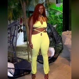 2 piece green set very comfort easy to strap up